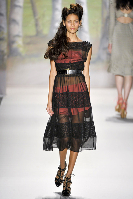 TRACY-REESE-SPRING-2012-RTW-PODIUM-004_runway